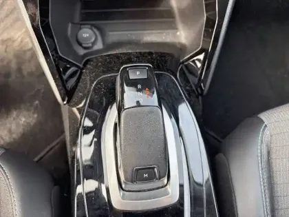 Photo 13 Peugeot 2008  BlueHDi 130 S&S EAT8