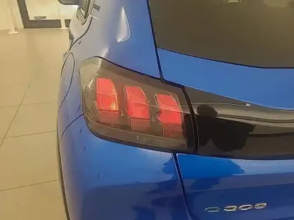 Photo 16 Peugeot 208  Electrique 50 kWh 136ch