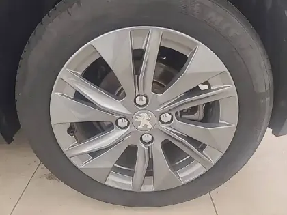 Photo 12 Peugeot 208  Electrique 50 kWh 136ch