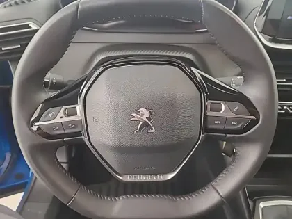 Photo 8 Peugeot 2008  PureTech 100 S&S BVM6
