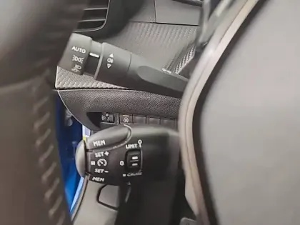 Photo 48 Peugeot 2008  PureTech 100 S&S BVM6