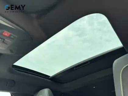 Photo 18 Peugeot 308  Electrique 55 kWh 156ch