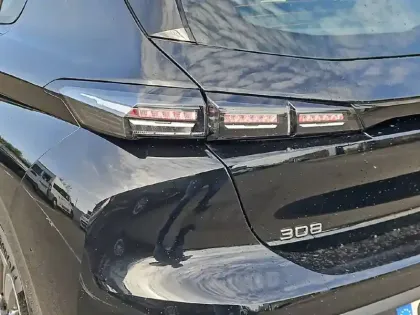 Photo 16 Peugeot 308  BlueHDi 130ch S&S EAT8