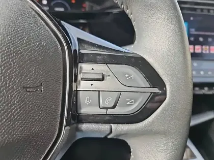 Photo 19 Peugeot 308  BlueHDi 130ch S&S EAT8