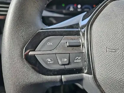 Photo 18 Peugeot 308  BlueHDi 130ch S&S EAT8