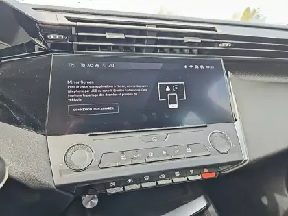 Photo 22 Peugeot 308  BlueHDi 130ch S&S EAT8