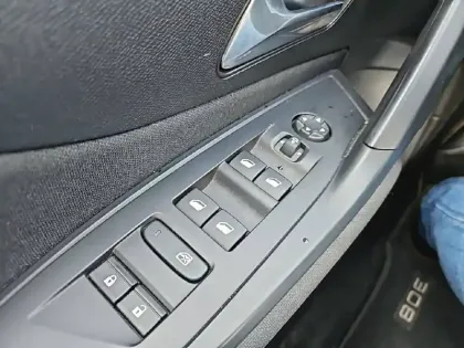 Photo 20 Peugeot 308  BlueHDi 130ch S&S EAT8