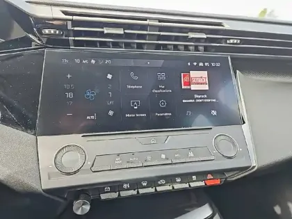 Photo 21 Peugeot 308  BlueHDi 130ch S&S EAT8