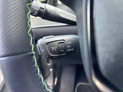 Photo 14 Peugeot 2008  Electrique 54 kWh 156 ch