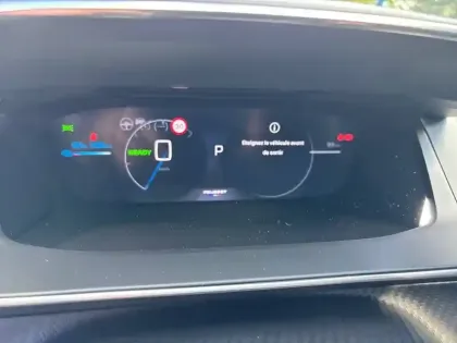 Photo 9 Peugeot 2008  Electrique 54 kWh 156 ch