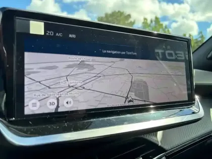 Photo 19 Peugeot 2008  Electrique 54 kWh 156 ch