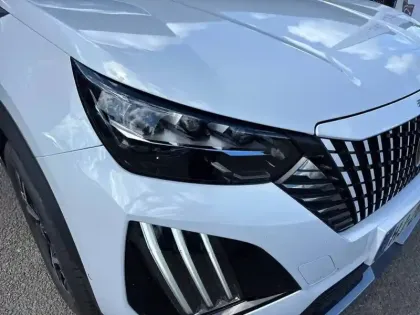 Photo 15 Peugeot 2008  Electrique 54 kWh 156 ch