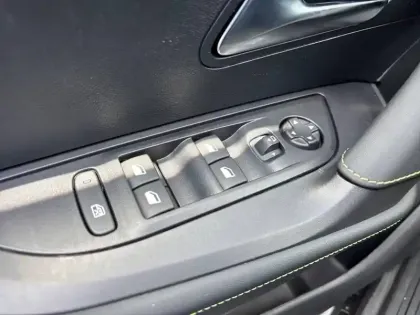 Photo 17 Peugeot 2008  Electrique 54 kWh 156 ch