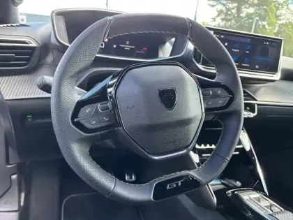 Photo 8 Peugeot 2008  Electrique 54 kWh 156 ch