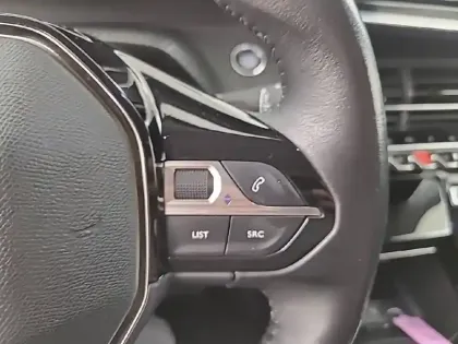 Photo 46 Peugeot 2008  PureTech 130 S&S BVM6