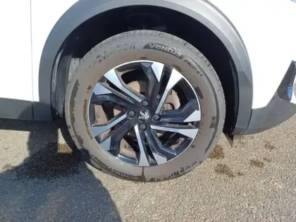 Photo 12 Peugeot 2008  PureTech 130 S&S BVM6