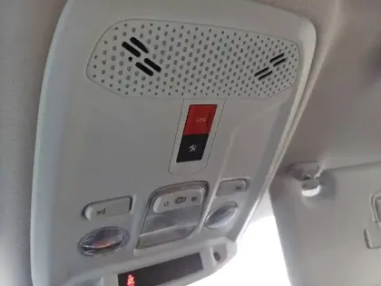 Photo 19 Peugeot 2008  PureTech 130 S&S BVM6