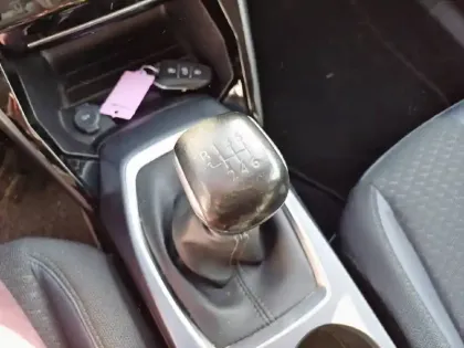 Photo 13 Peugeot 2008  PureTech 130 S&S BVM6