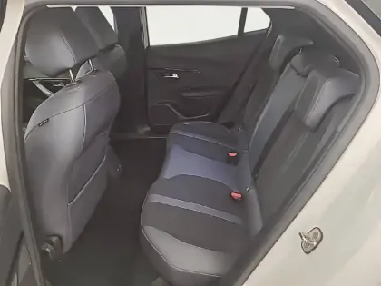 Photo 37 Peugeot 2008  PureTech 130 S&S BVM6