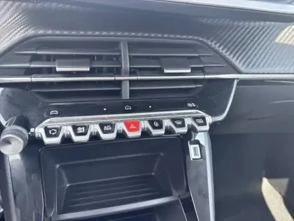 Photo 19 Peugeot 208  Electrique 50 kWh 136ch
