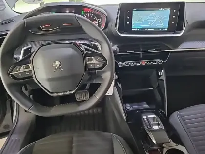 Photo 27 Peugeot 2008  PureTech 130 S&S EAT8