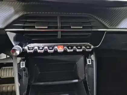 Photo 43 Peugeot 2008  PureTech 130 S&S EAT8
