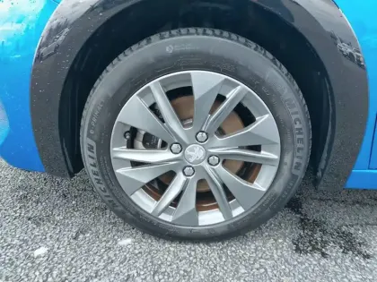 Photo 12 Peugeot 208  Electrique 50 kWh 136ch