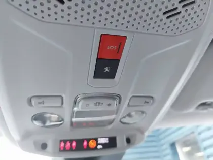 Photo 14 Peugeot 208  Electrique 50 kWh 136ch