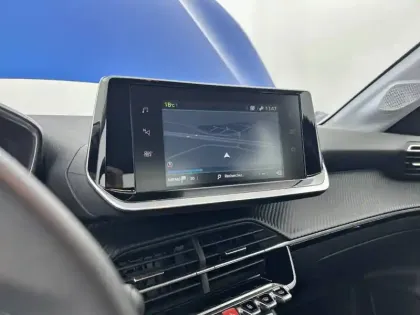 Photo 39 Peugeot 208  Electrique 50 kWh 136ch