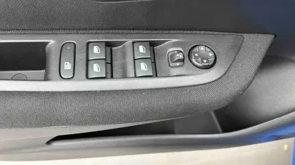 Photo 43 Peugeot 208  Electrique 50 kWh 136ch