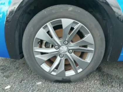 Photo 12 Peugeot 208  Electrique 50 kWh 136ch