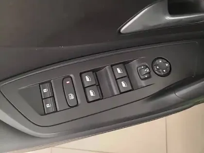 Photo 46 Peugeot 308  PHEV 180 e-EAT8