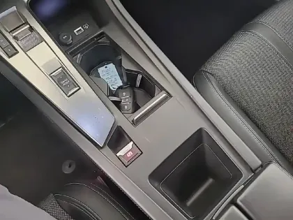 Photo 42 Peugeot 308  PHEV 180 e-EAT8