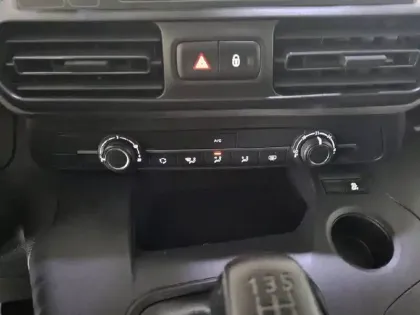 Photo 43 Peugeot Rifter  Long BlueHDi 100 S&S BVM6