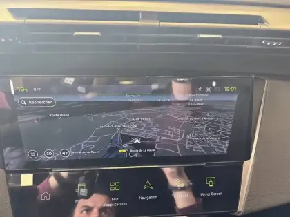 Photo 14 Peugeot 408  Hybrid 145 e-DCS6