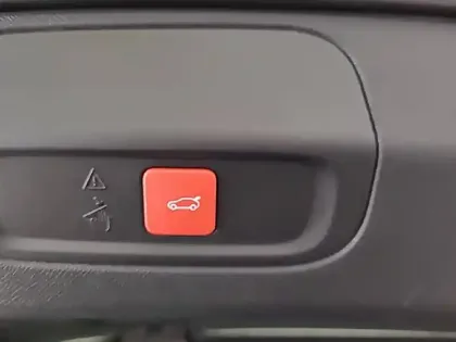 Photo 50 Peugeot 408  Hybrid 145 e-DCS6