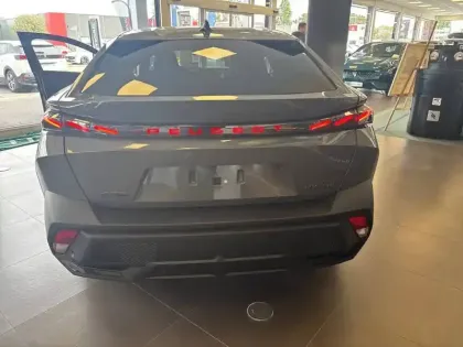 Photo 20 Peugeot 408  Hybrid 145 e-DCS6