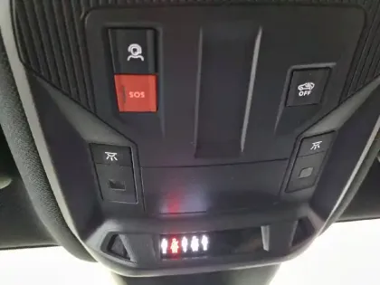 Photo 46 Peugeot 408  Hybrid 145 e-DCS6