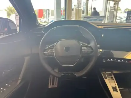 Photo 8 Peugeot 408  Hybrid 145 e-DCS6