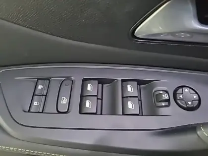 Photo 49 Peugeot 408  Hybrid 145 e-DCS6