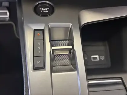 Photo 13 Peugeot 408  Hybrid 145 e-DCS6