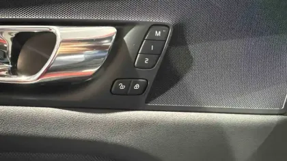Photo 21 Volvo Xc60  T6 Recharge AWD 253 ch + 87 ch Geartronic 8