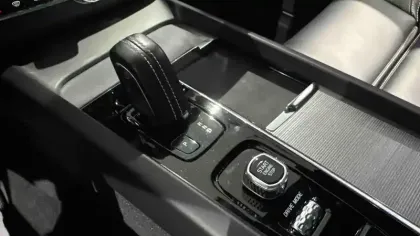 Photo 20 Volvo Xc60  T6 Recharge AWD 253 ch + 87 ch Geartronic 8