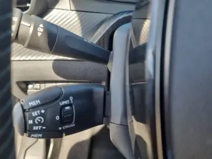 Photo 19 Peugeot 208  Hybrid 110 ch e-DCS6