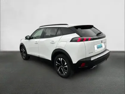 Photo 6 Peugeot 2008  PureTech 130 S&S EAT8