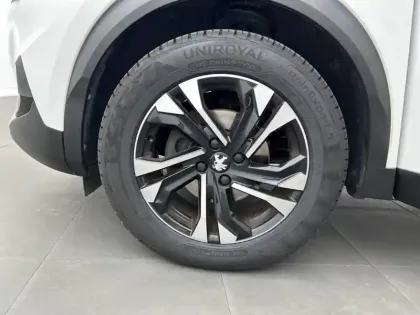 Photo 12 Peugeot 2008  PureTech 130 S&S EAT8