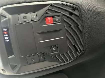 Photo 18 Peugeot 408  Hybrid 145 e-DCS6