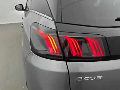 Photo 16 Peugeot 3008  Hybrid4 300 e-EAT8