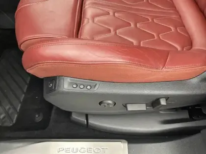 Photo 18 Peugeot 3008  Hybrid4 300 e-EAT8