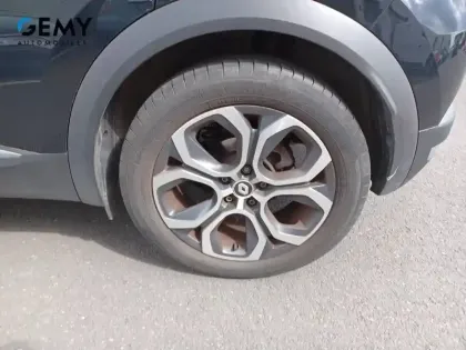 Photo 10 Renault Captur  E-Tech full hybrid 145